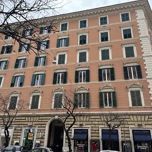https://interno-18-penthouse.it-romehotels.com