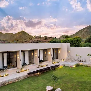  Villa Saffronstays Rohi
